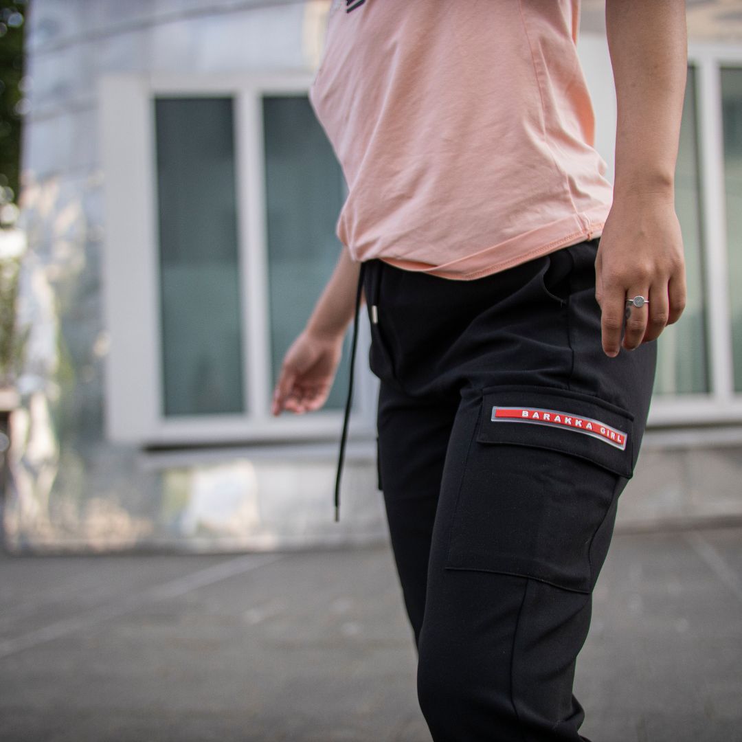 Trainingsanzug - HOOD RICH – Verpackung und Beschriftung