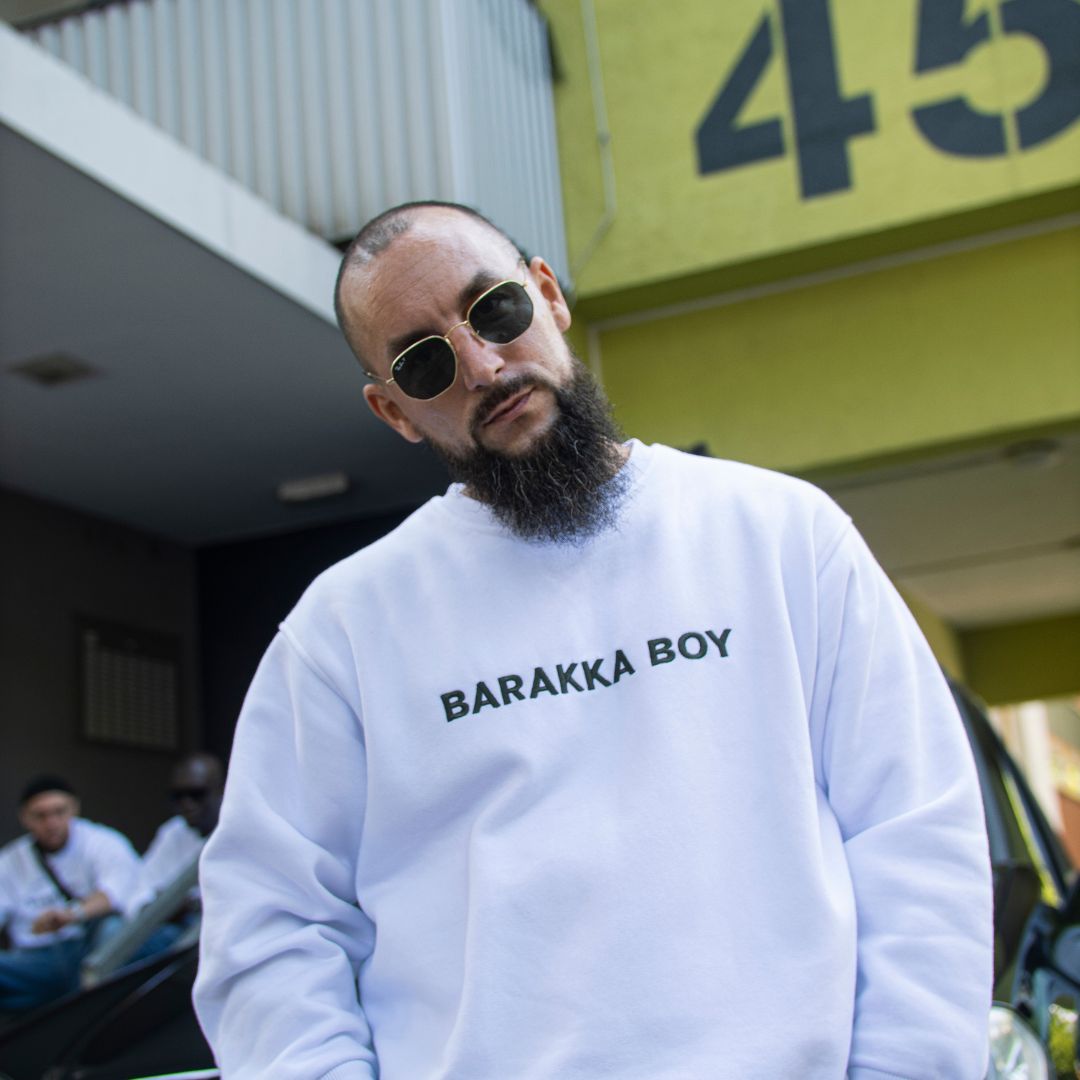 Banger Pro Sweater weiss mit Barakka Boy Stick