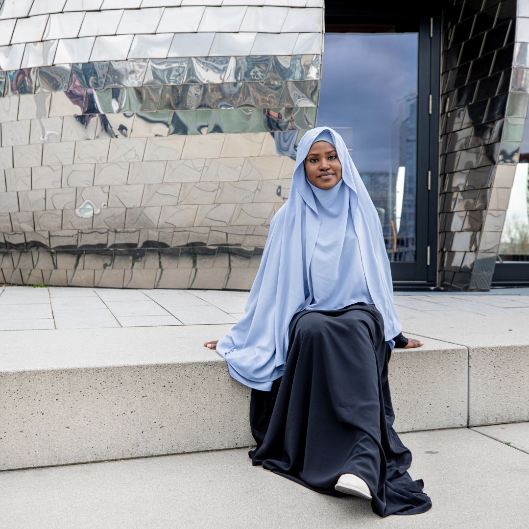 Short Khimar Deluxe – Frontansicht Premium Qualität
